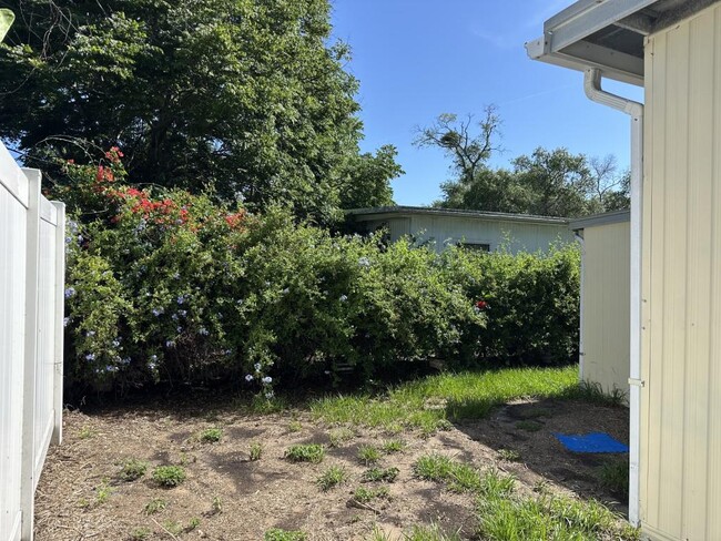 Building Photo - 5844 Sunshine Park Dr