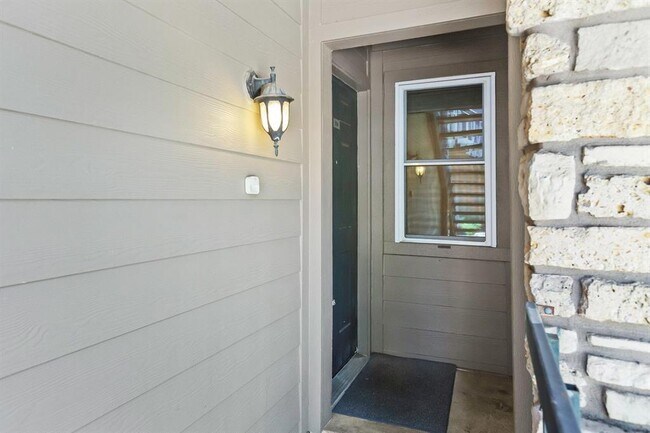 Building Photo - 3627 Menchaca Rd