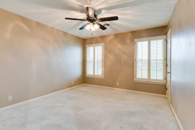 Building Photo - 103 Crosspointe Ln