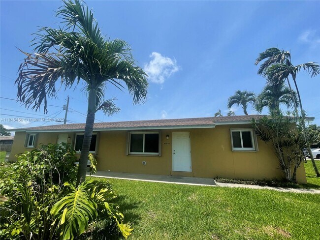 Building Photo - 25450 SW 107th Ave