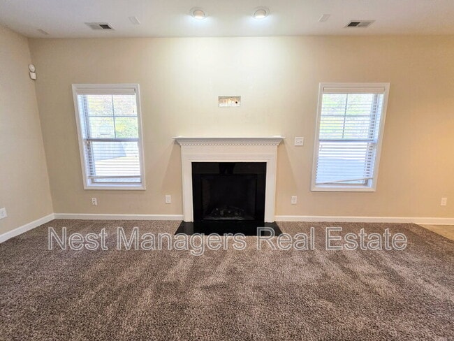 Building Photo - 389 Roanoke Dr