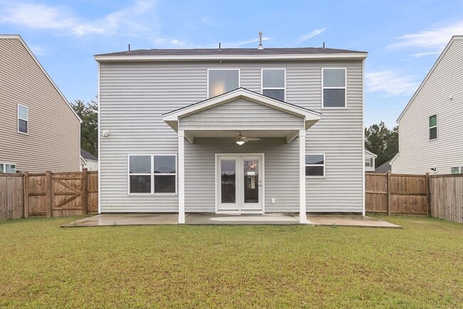 Building Photo - Quiet Comfort Near Cane Bay