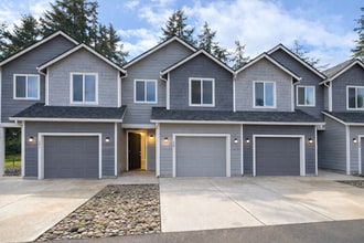Building Photo - 193 Cloverdale Rd