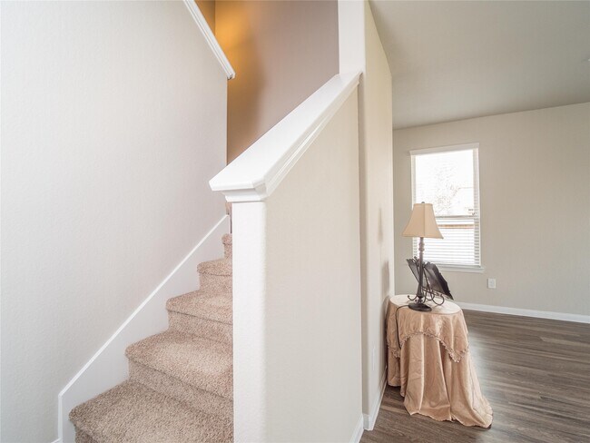 Building Photo - 3542 Vivaldi Dr