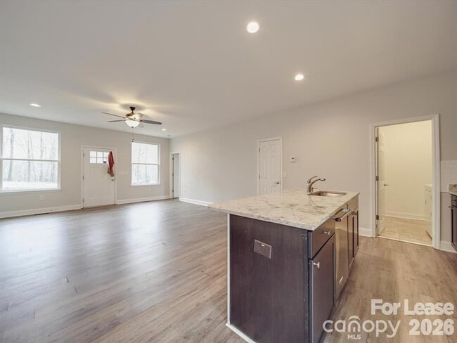 Building Photo - 824 Woodrun Dr