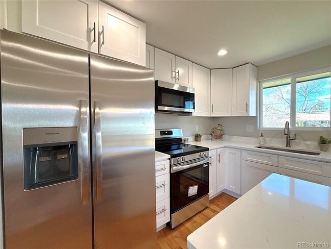 Building Photo - Total Remodel Available NOW!