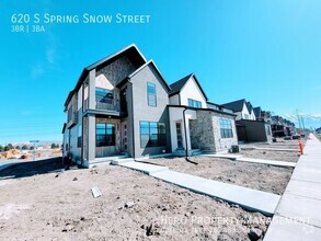 Building Photo - GET $500 OFF THE FIRST MONTHS RENT!!!!