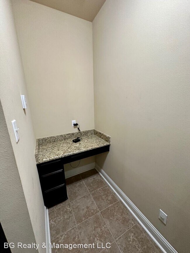 Building Photo - 3 br, 2 bath House - 42537 Wynstone Drive