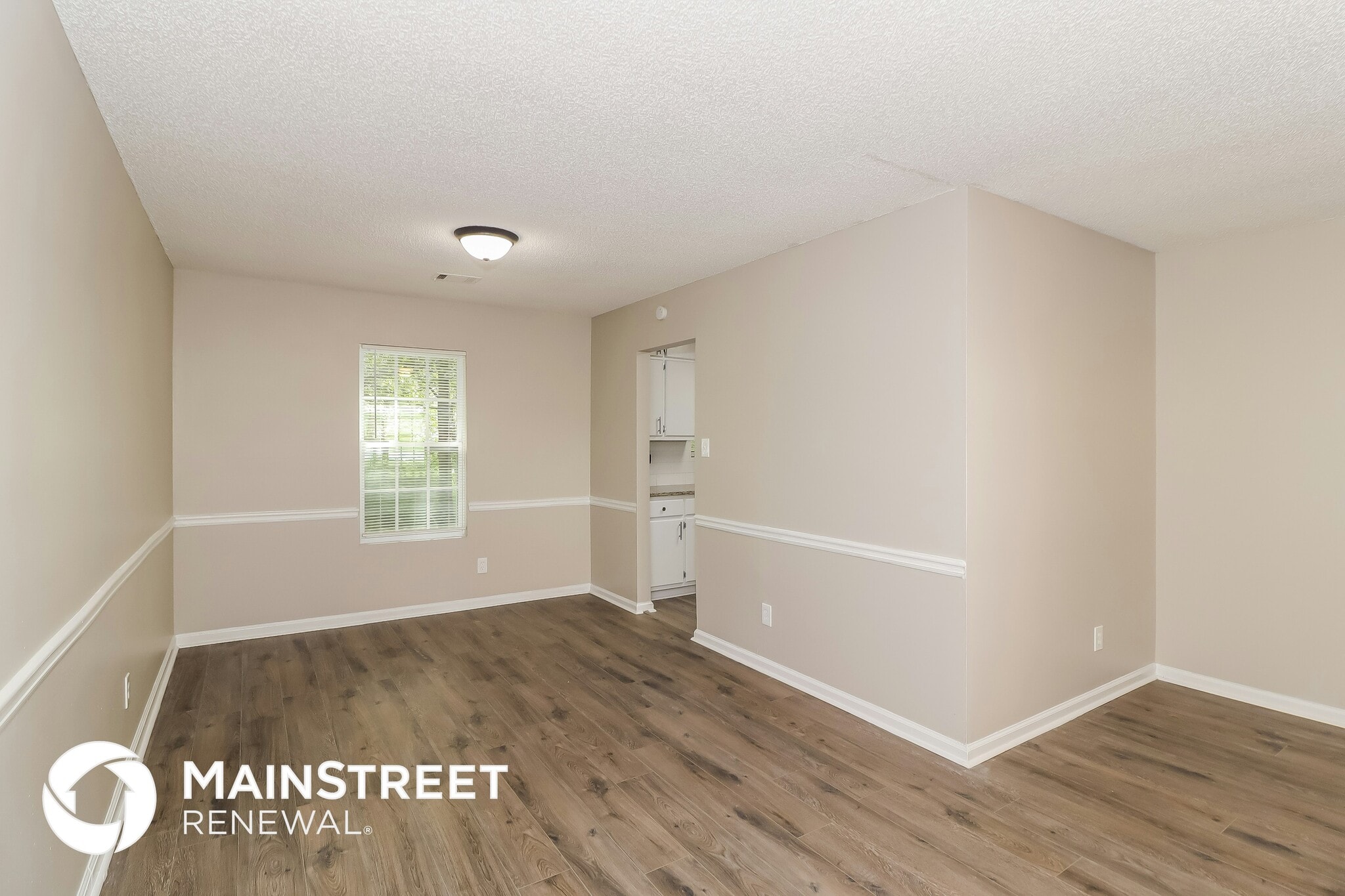 Building Photo - 770 Stonebridge Crescent