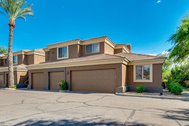 Building Photo - STUNNING UPDATED 1 BED / 1 BATH BILTMORE A...