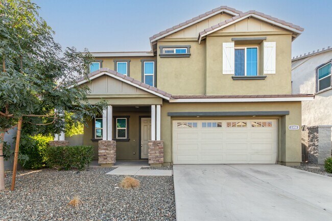 Building Photo - 2327 S Wycliff Cir