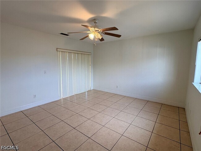 Building Photo - 3824 SW 8th Pl