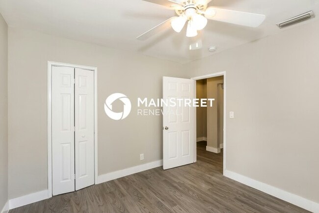 Building Photo - 2 Bedroom Pet-Friendly Home in Hollywood, ...