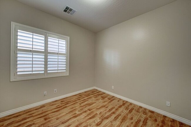 Building Photo - READY TO VIEW NOW! Remodeled-Huge 5 Bedroo...