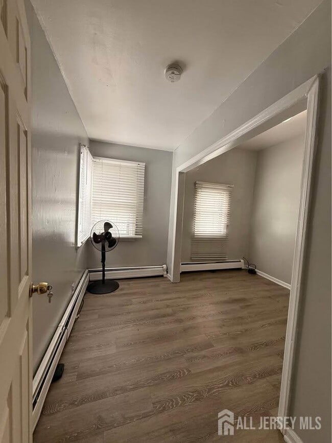 Building Photo - 53 Hassart St