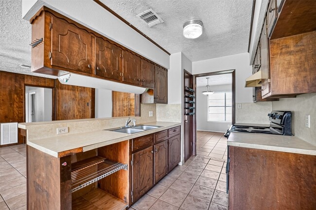 Building Photo - 3602 Cedarcrest Dr