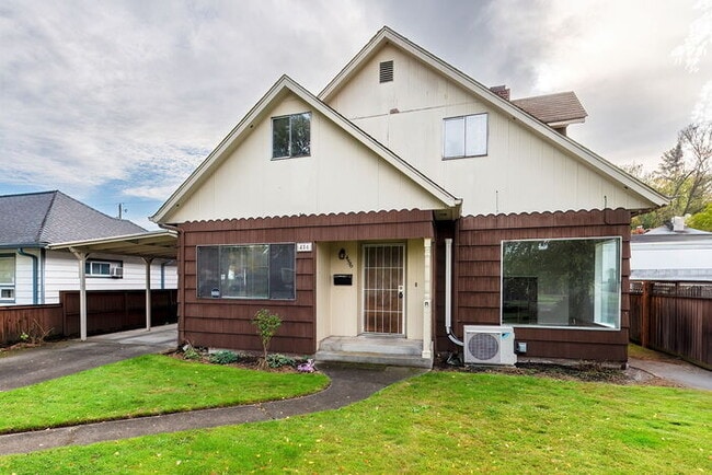 Building Photo - CUTE AND COZY FOUR BEDROOM IN LONGVIEW