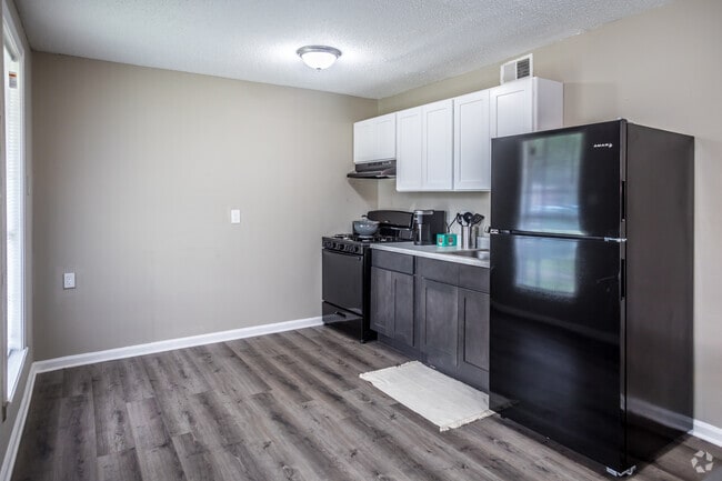 2 BR, 1 BA - 705 SF - Villages at Harrison Creek