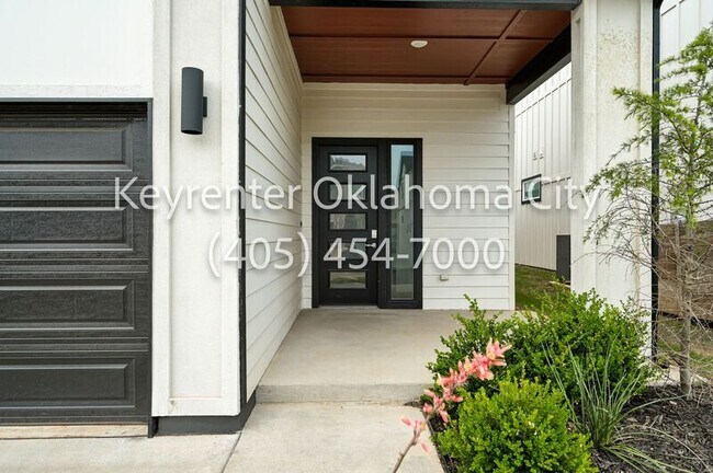 Building Photo - 2544 NW 130th St