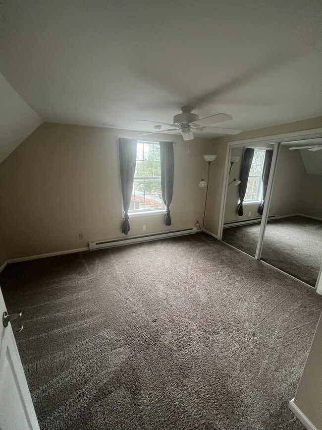 Building Photo - 1054 Ridgeway Ave