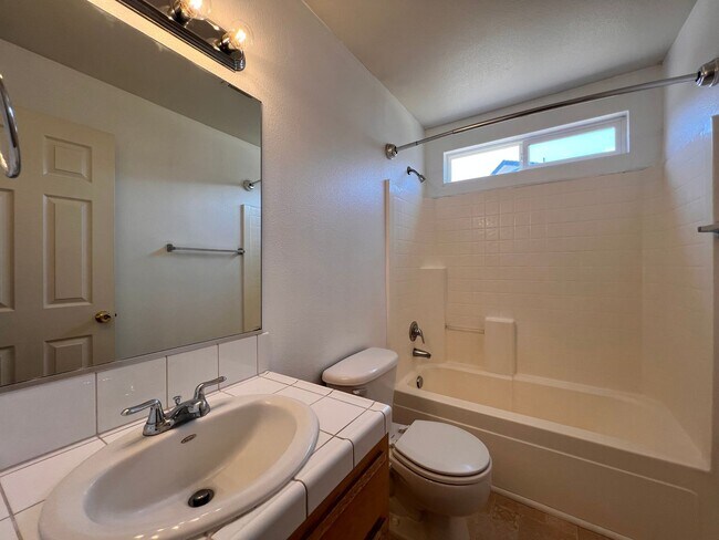 Building Photo - 3 bedroom Fernley home in Donner Trails