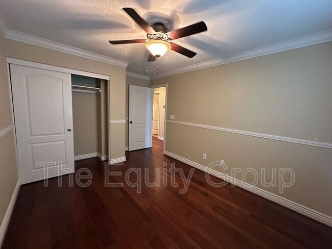 Building Photo - 3842 W Buena Vista Ave