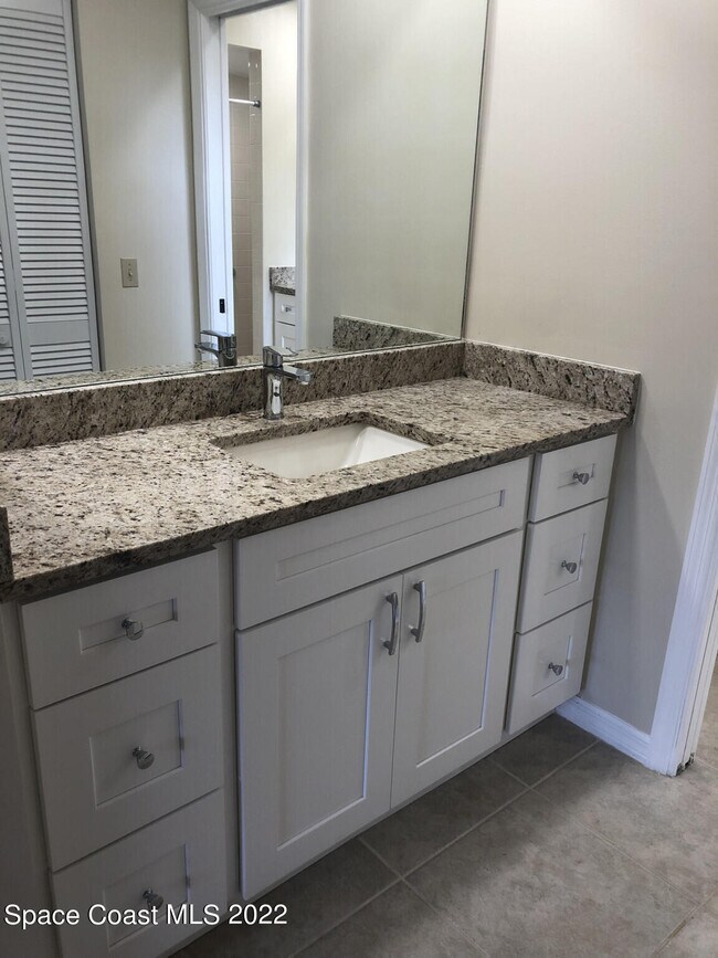 Building Photo - 3137 Village Park Dr