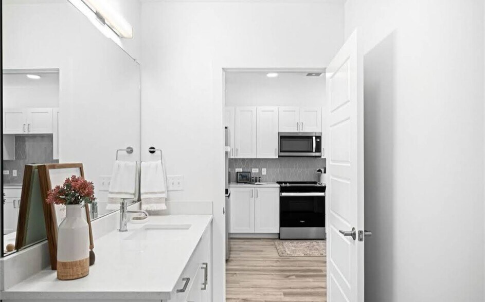 Building Photo - 2851 W 52nd Ave
