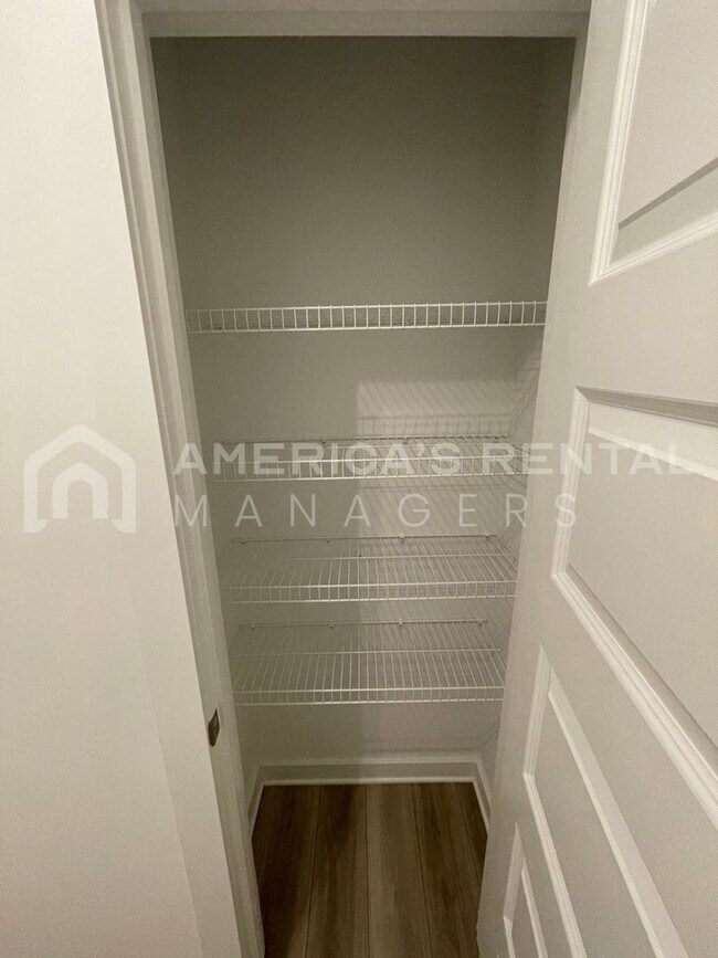 Building Photo - DEPOSIT PENDING!!! Home for Rent in Eastab...