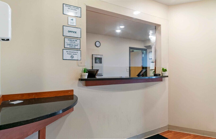 Building Photo - Furnished Studio-Grand Rapids - Wyoming