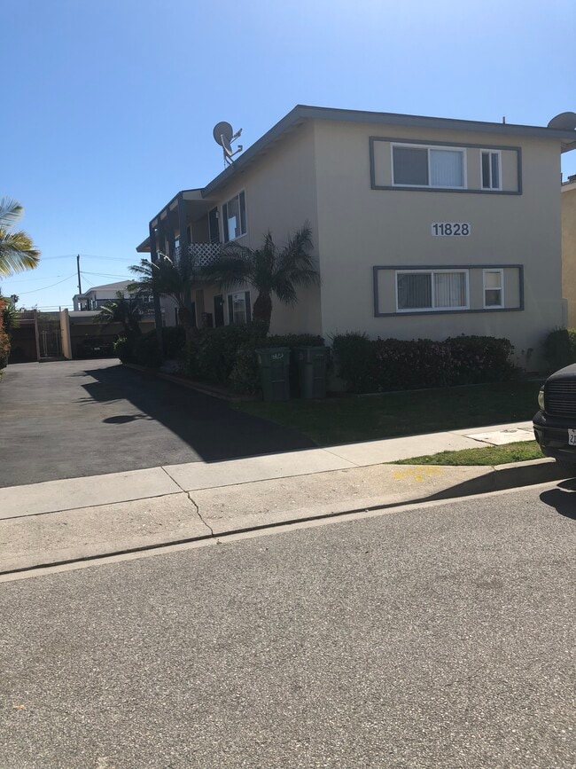 Parking garage - 11828 Eucalyptus Ave