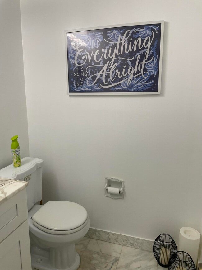 Building Photo - 899 Jeffery St