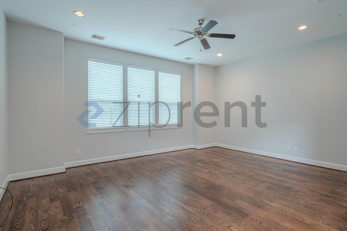 Building Photo - 850 W 20th St