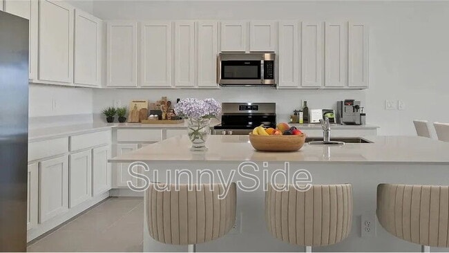 Building Photo - 2939 Maloof Dr