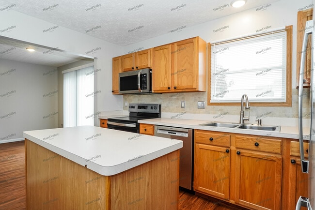 Building Photo - 2585 Fox Trail Dr