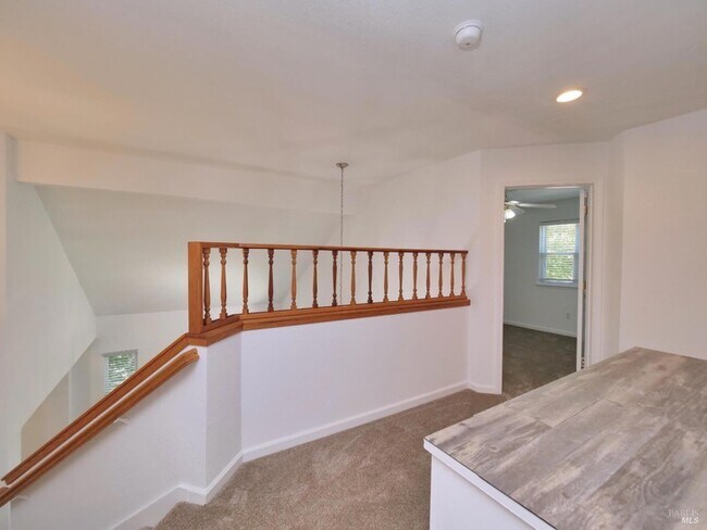 Building Photo - 3500 Crownridge Dr