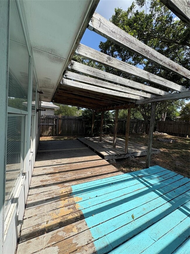 Building Photo - 2304 Larston Ln