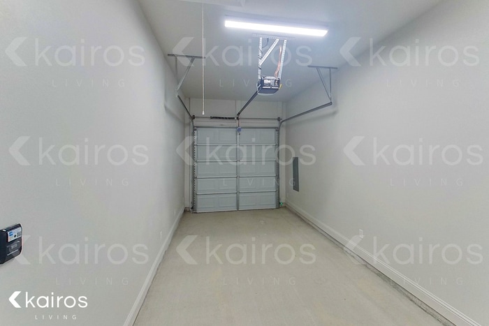 Building Photo - 4808 W Dacha Ln