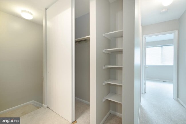 Building Photo - 5620 Summer Oak Way