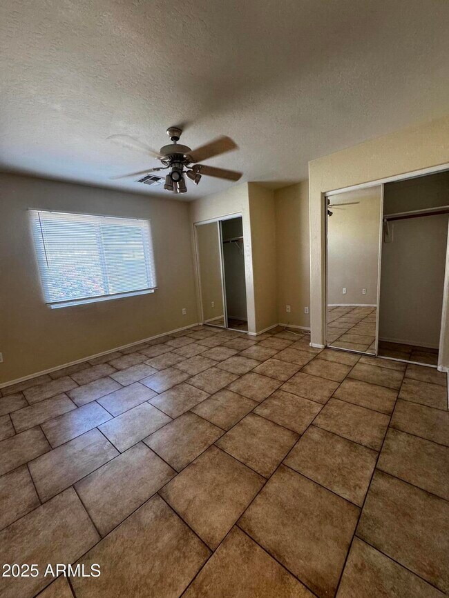 Building Photo - 12817 N El Frio St