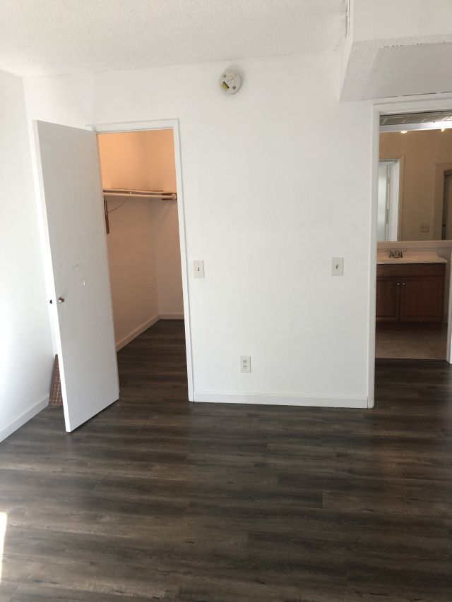 Building Photo - 1515 S Beverly Dr