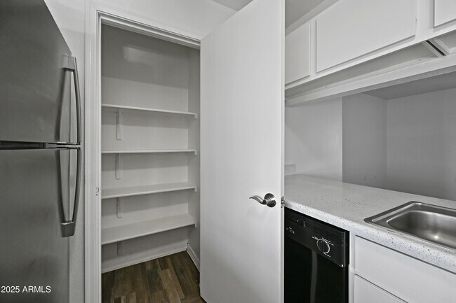 Building Photo - 3065 N 67th Ave