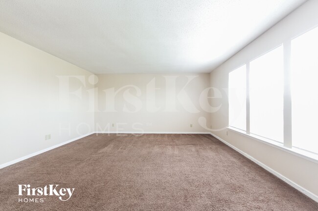 Building Photo - 11511 Presidio Dr