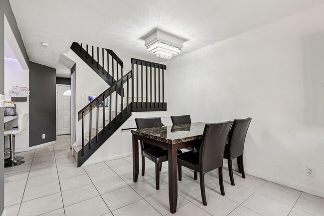 Building Photo - 5843 Woodlands Blvd