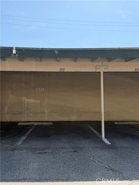 Building Photo - 400 N Acacia Ave