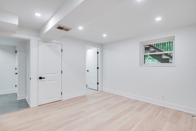 Building Photo - 1108 Emerald Dr