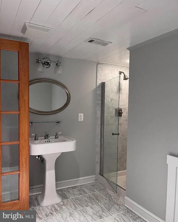 Building Photo - 10512 Norman Ave