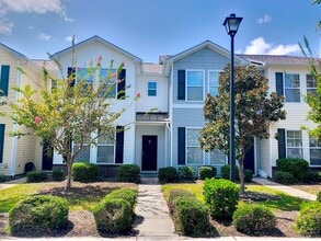 Building Photo - Conway - 3 Bedroom / 3 Bedroom Townhouse