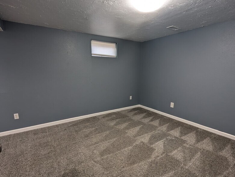 Building Photo - 317 W 930 N