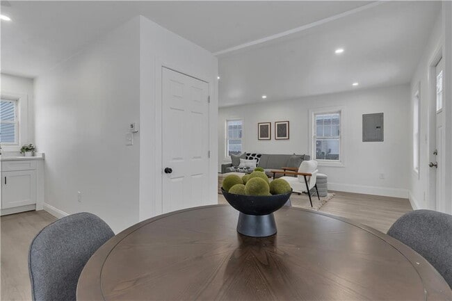 Building Photo - 115 Campbell Ave